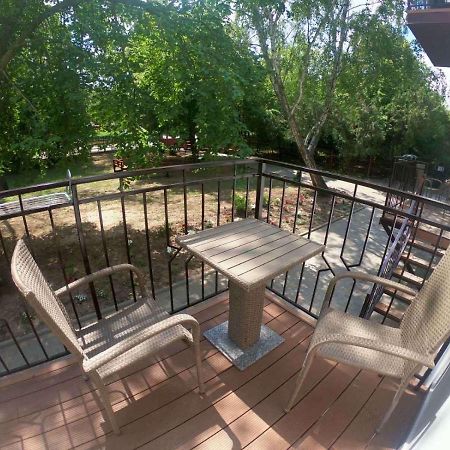 Boutique Hotel Enjoy Sergeyevka Ngoại thất bức ảnh