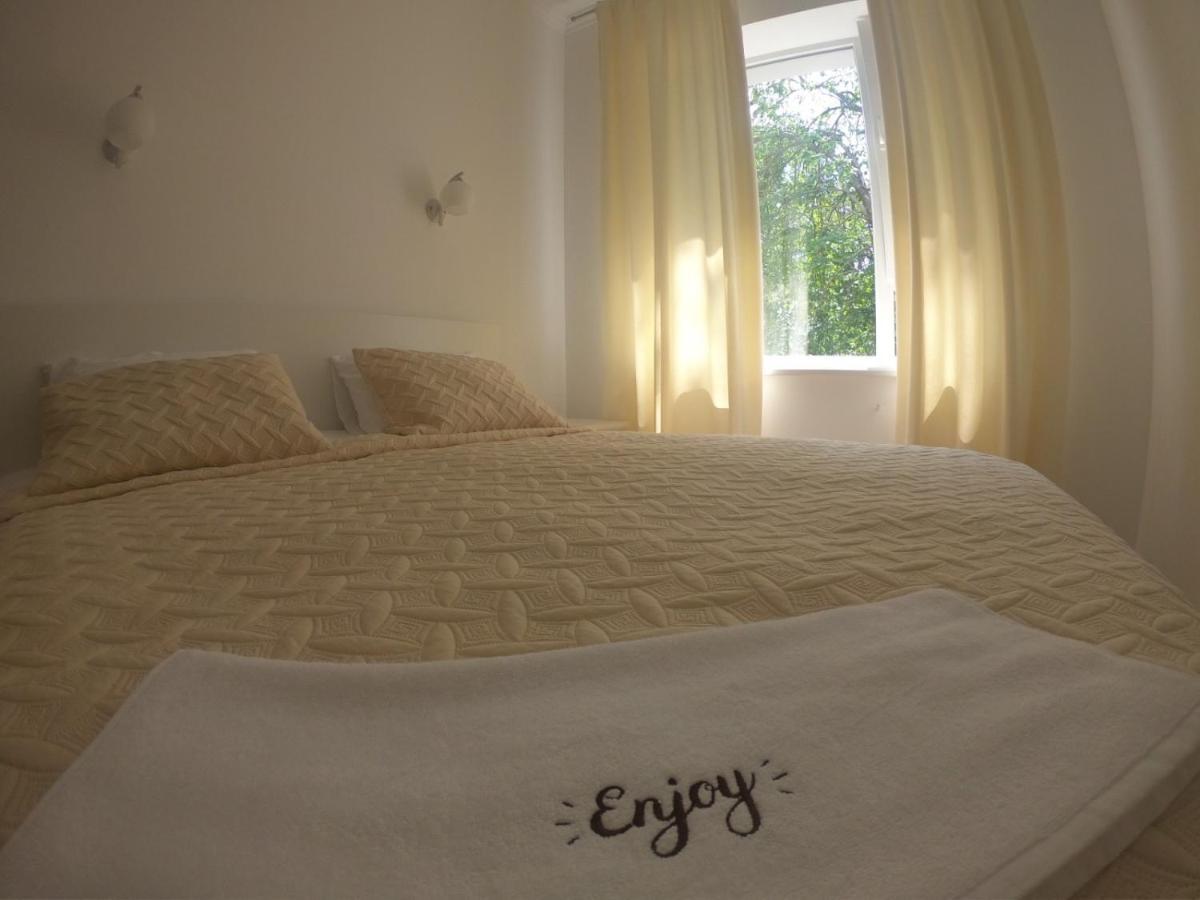Boutique Hotel Enjoy Sergeyevka Ngoại thất bức ảnh